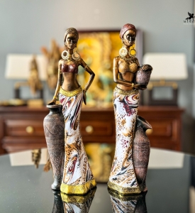 BỘ 2 CÔ GÁI CHÂU PHI