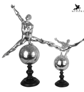 Tượng Người trên địa cầu bạc (cái)
