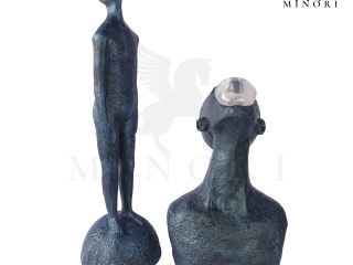 Tượng Người Đứng Ngước Mặt
